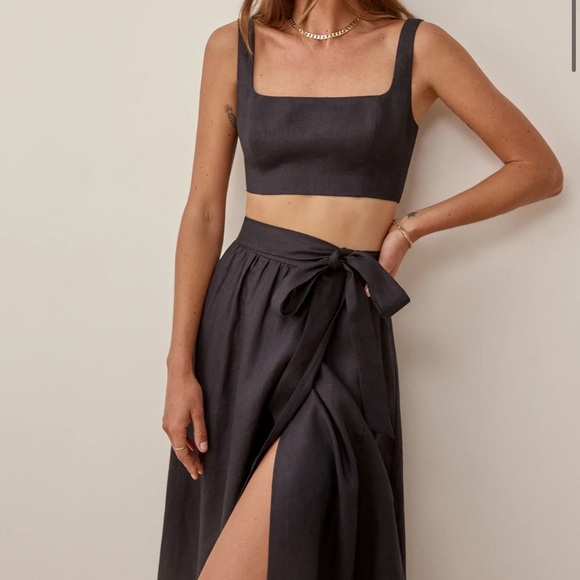 Like New. Reformation Palm 2-Piece Matching Linen Skirt Set. (EUC). Size: 12 - Picture 6 of 6